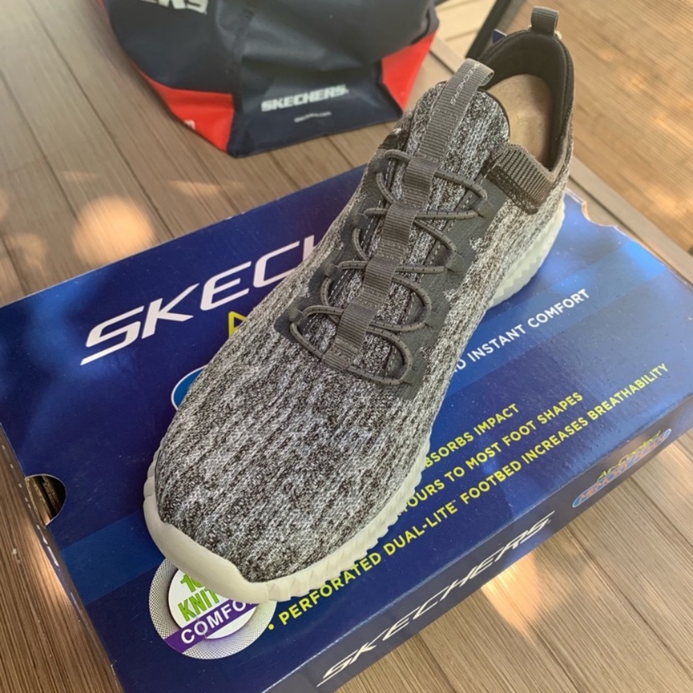 Men’s Sketchers Elite Flex NWT